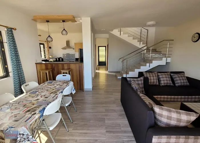 Coquette Villa Avec Piscine